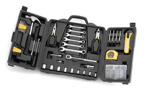 手拿工具箱 現(xiàn)代工匠的得力助手